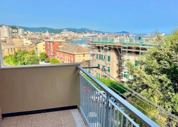 1 - Quadrilocale via Arrigo Boito, Genova (zona Pegli) - foto 1
