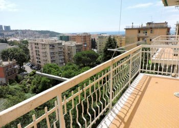 balcone - Trilocale salita Cataldi, 24c, Genova (zona Sestri Ponente) - foto 16