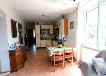 Salone - Appartamento via Vittorio Veneto, Mignanego - foto 5