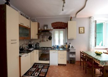 Cucina - Appartamento via Vittorio Veneto, Mignanego - foto 11