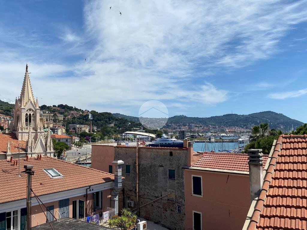 Three-room apartment Imperia, Imperia - photo 1