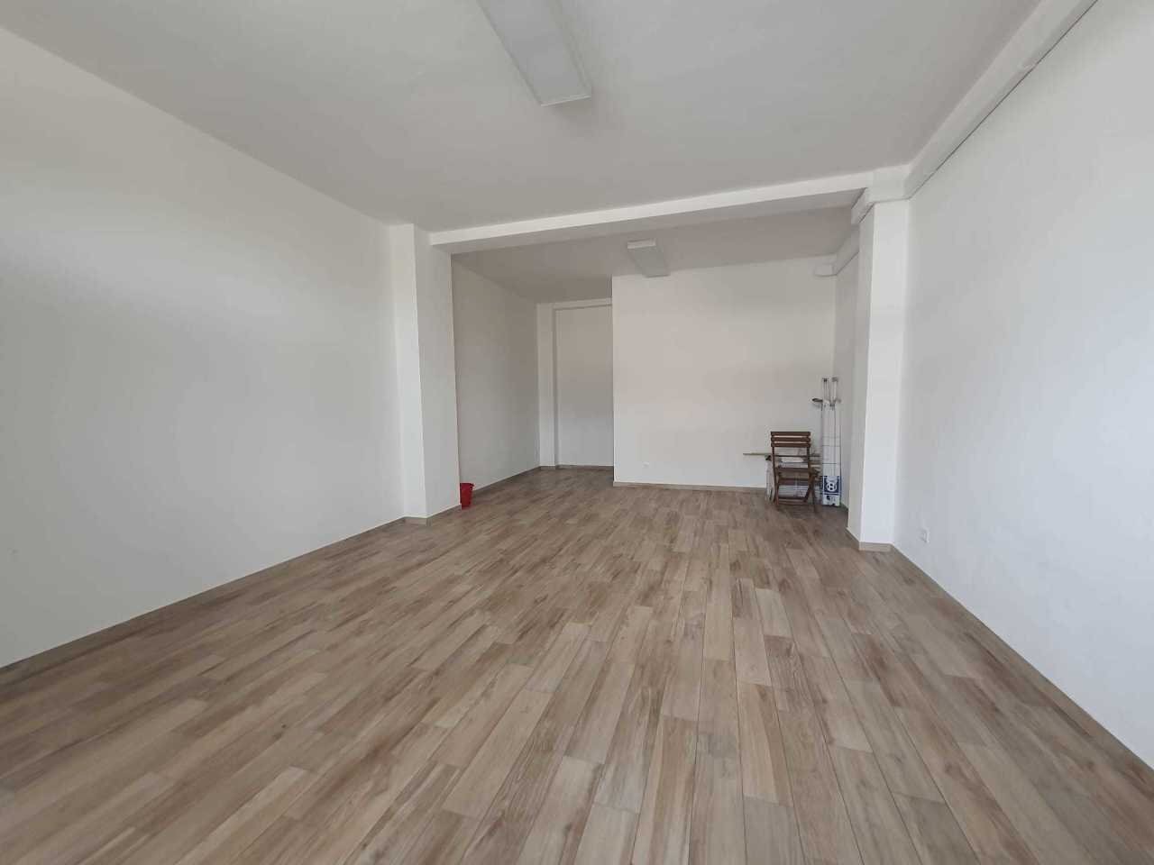 dx1.jpg - Capannone Sarzana - foto 1