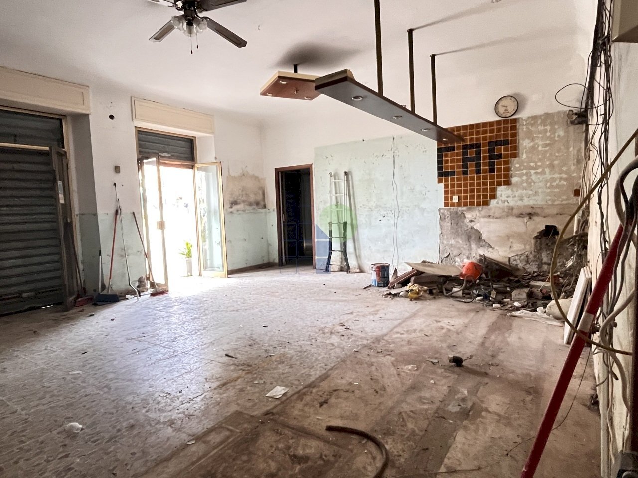 locale - Commercial Premises Piazza di Montenero 15, Livorno - photo 1