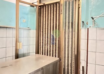 ingresso al laboratorio - Commercial Premises Piazza di Montenero 15, Livorno - photo 4