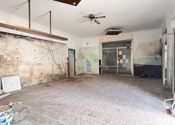 locale - Commercial Premises Piazza di Montenero 15, Livorno - photo 8