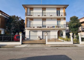 Casa indipendente Porto San Giorgio - foto 1