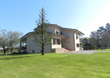 DSCN9141.JPG - Villa Traversa II Via Vecchia Pesciatina 84, Lucca - foto 2