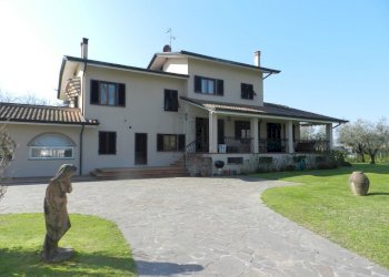 DSCN9135.JPG - Villa Traversa II Via Vecchia Pesciatina 84, Lucca - foto 9