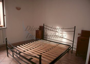 Camera matrimoniale.JPG - Appartamento Via de Nicola  12, Rosignano Marittimo - foto 8