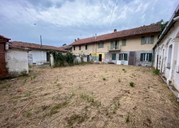 esterno - Villa piazza Santa Maria di Viurso, 1, Carmagnola - foto 4