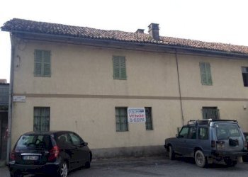 facciata - Villa piazza Santa Maria di Viurso, 1, Carmagnola - foto 15
