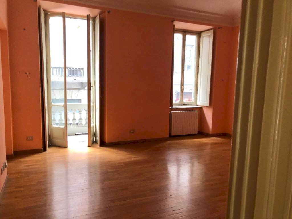 Salone - Trilocale via Giuseppe Mazzini, 1, Torino (zona Centro) - foto 2