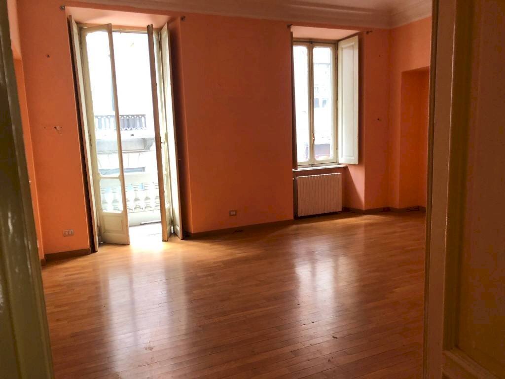 Salone - Trilocale via Giuseppe Mazzini, 1, Torino (zona Centro) - foto 3