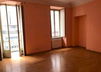 Salone - Trilocale via Giuseppe Mazzini, 1, Torino (zona Centro) - foto 1