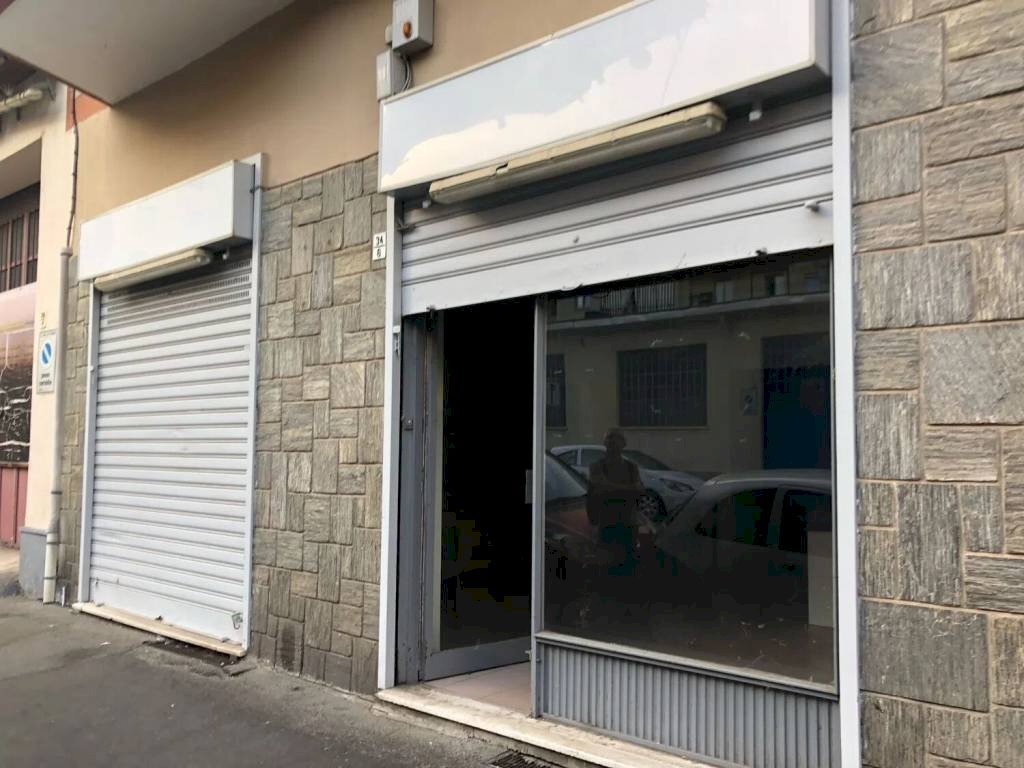 Facciata - Negozio Poggio, 34, Torino - foto 3