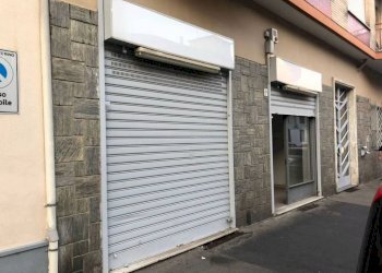 Facciata - Negozio Poggio, 34, Torino - foto 4