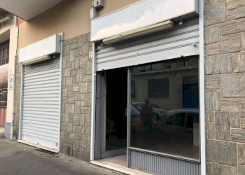 Facciata - Negozio Poggio, 34, Torino - foto 3