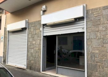 Facciata - Negozio Poggio, 34, Torino - foto 1