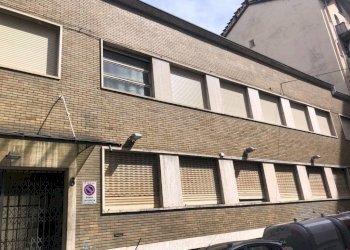 Facciata - Ufficio via Macerata, 6, Torino (zona Borgo Vittoria) - foto 2