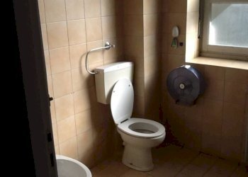 Bagno - Ufficio via Macerata, 6, Torino (zona Borgo Vittoria) - foto 16