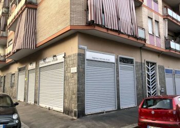 Facciata - Negozio Poggio, 34, Torino - foto 1