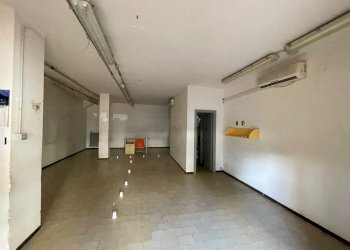 2.jpg - Locale Commerciale Via W. I. Uljanow Detto Lenin 47, Corciano - foto 3