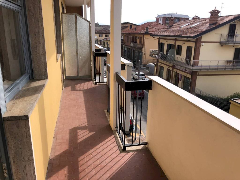 Balcone - Trilocale via Paolo Braccini, 50, Ciriè - foto 1