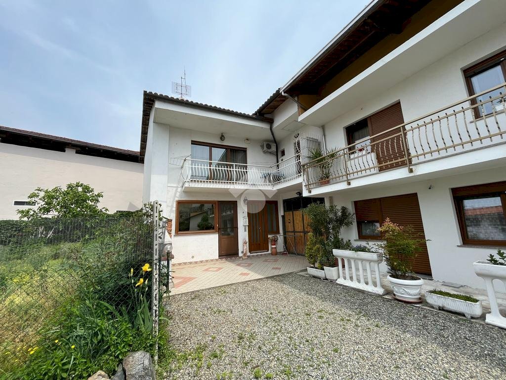 Four-room apartment Via Monte Grappa, Pavone Canavese - photo 1