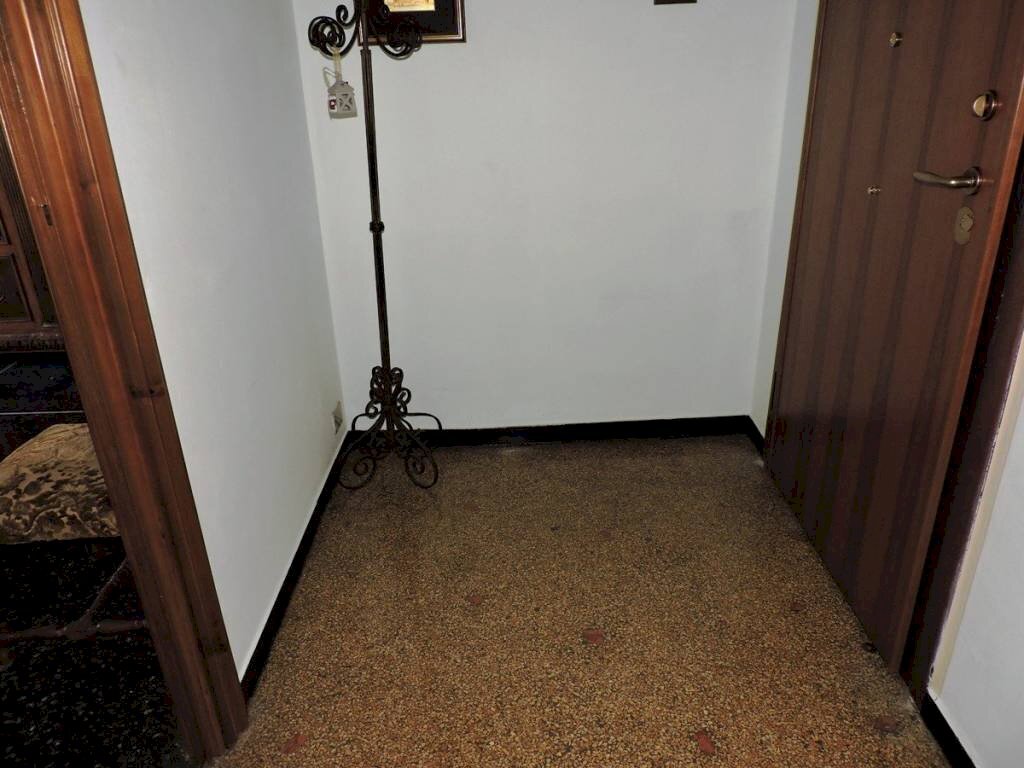Ingresso - Two-room apartment corso Luigi Andrea Martinetti, 39, Genova (neighborhood Sampierdarena) - photo 2
