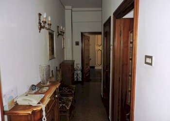 Ingresso - Bilocale corso Luigi Andrea Martinetti, 39, Genova (zona Sampierdarena) - foto 3