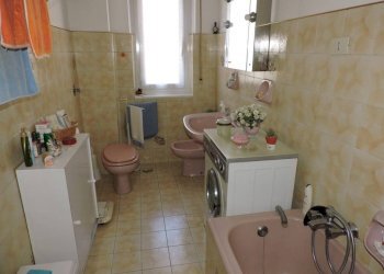 Bagno - Bilocale corso Luigi Andrea Martinetti, 39, Genova (zona Sampierdarena) - foto 15