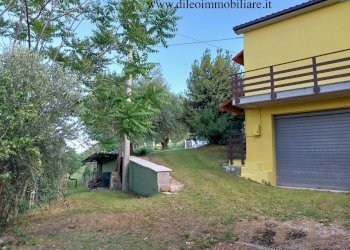 03DILEOIMMOBILIAREVENDECASACONTERRENOCASTORANO.jpg - Casa indipendente Castorano - foto 2
