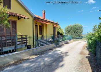 04DILEOIMMOBILIAREVENDECASACONTERRENOCASTORANO.jpg - Casa indipendente Castorano - foto 3