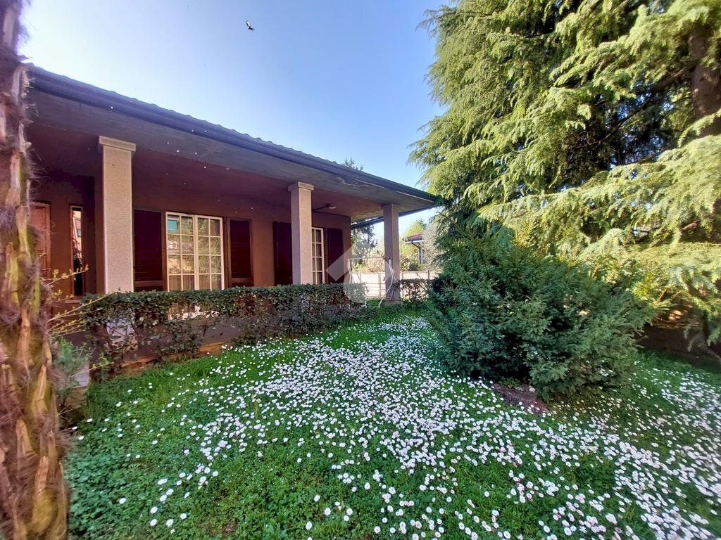 Villa Via vivarelli, Vittuone - photo 1