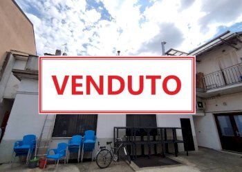 Cortile interno - Stabile - Palazzo via Roma, Pregnana Milanese - foto 1