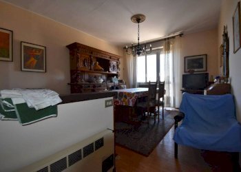 Salone - Quadrilocale piazza Roma, Agliano Terme - foto 2