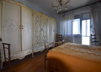 Camera da letto - Quadrilocale piazza Roma, Agliano Terme - foto 5