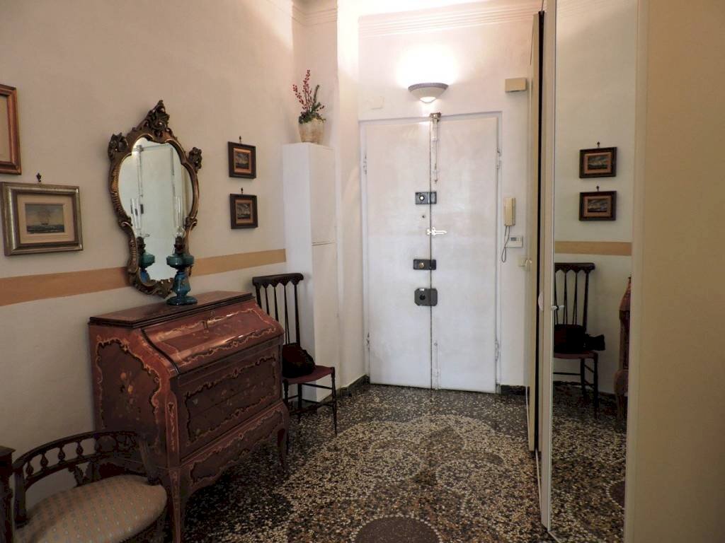 Ingresso - Trilocale via Nicolò Ardoino, 2, Genova (zona Sampierdarena) - foto 2