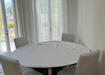 Stanza arredata - Non-buildable land via degli Zabarella, 81, Padova - photo 11