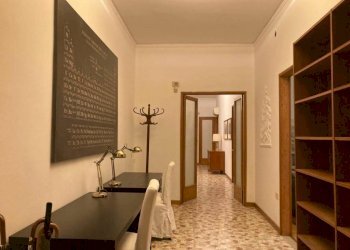 Stanza arredata - Non-buildable land via degli Zabarella, 81, Padova - photo 13