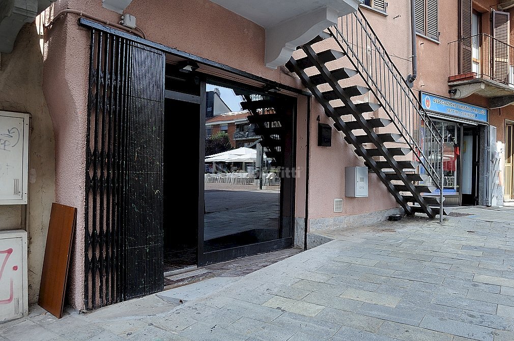 VETRINA - Locale Commerciale VIA MANZONI 4, Settimo Torinese - foto 2