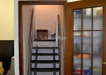 ARRIVO SCALA DAL MAGAZZINO - Locale Commerciale VIA MANZONI 4, Settimo Torinese - foto 12