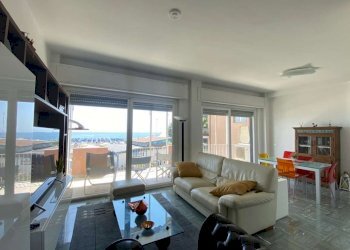 Interni - Quadrilocale viale Tito Groppo, Chiavari - foto 2