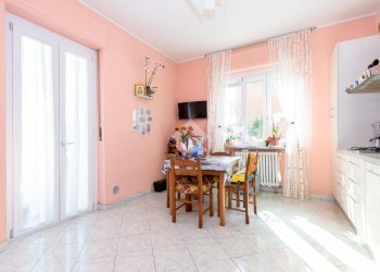 Trilocale Str. Padana Inferiore, Chieri - foto 1