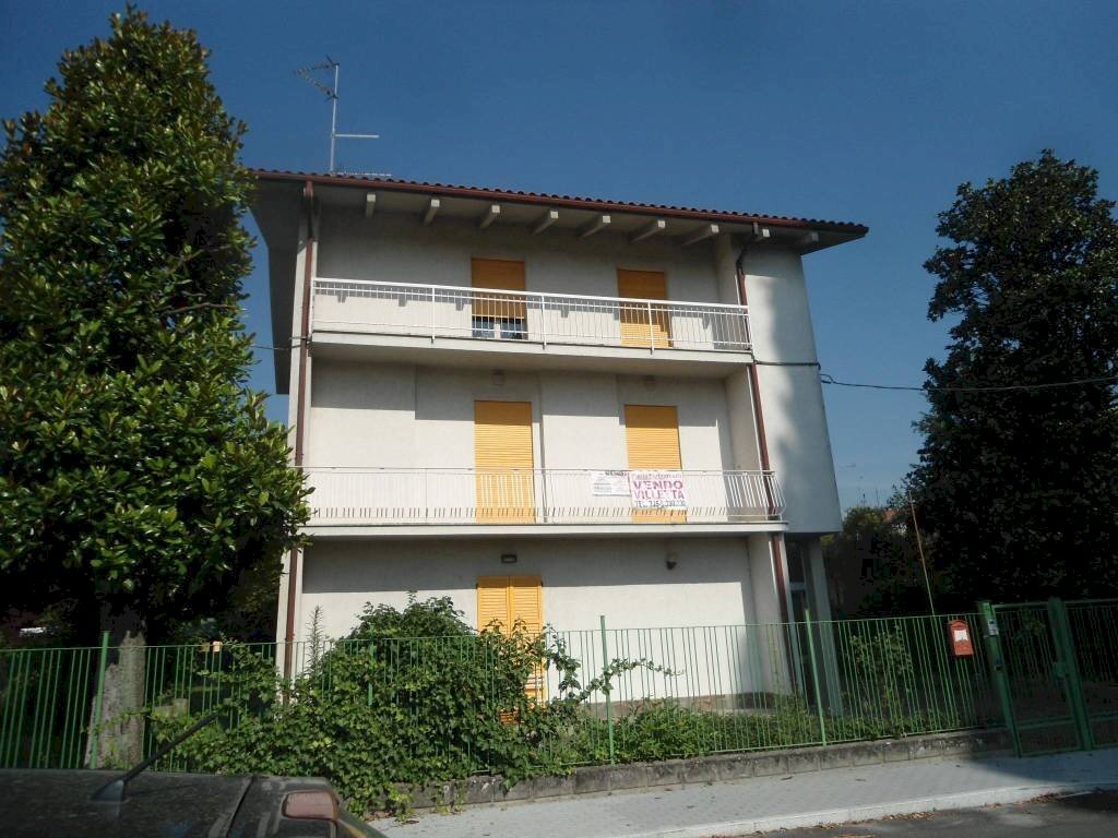 fronte - Villa via Vittorio Alfieri, 32, San Giovanni in Persiceto - foto 2