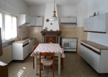 CUCINA - Villa via Vittorio Alfieri, 32, San Giovanni in Persiceto - foto 24