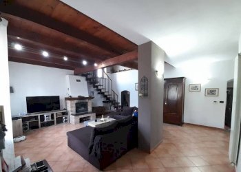 Salone - Independent house strada Pobbia, 2/1, Albiano d'Ivrea - photo 3