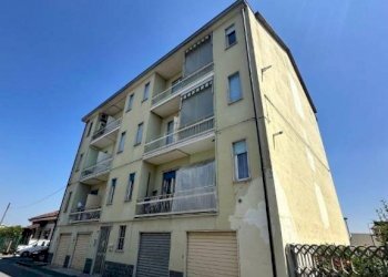 Facciata - Bilocale via Isolabella, Carmagnola - foto 3