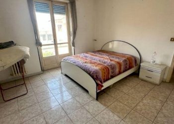 Camera da letto - Bilocale via Isolabella, Carmagnola - foto 13