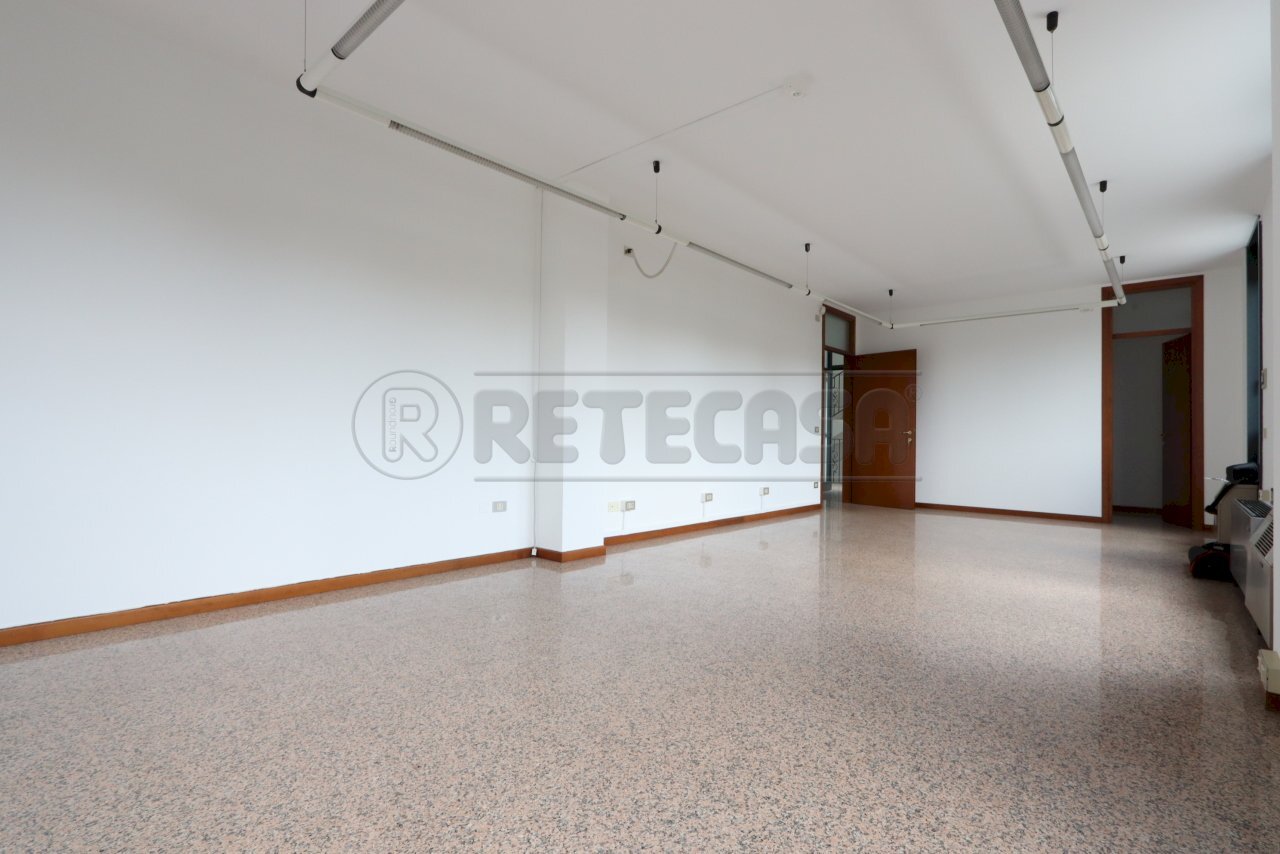IMG_9692.JPG - Office Via Aldo Moro 10, Vicenza - photo 1